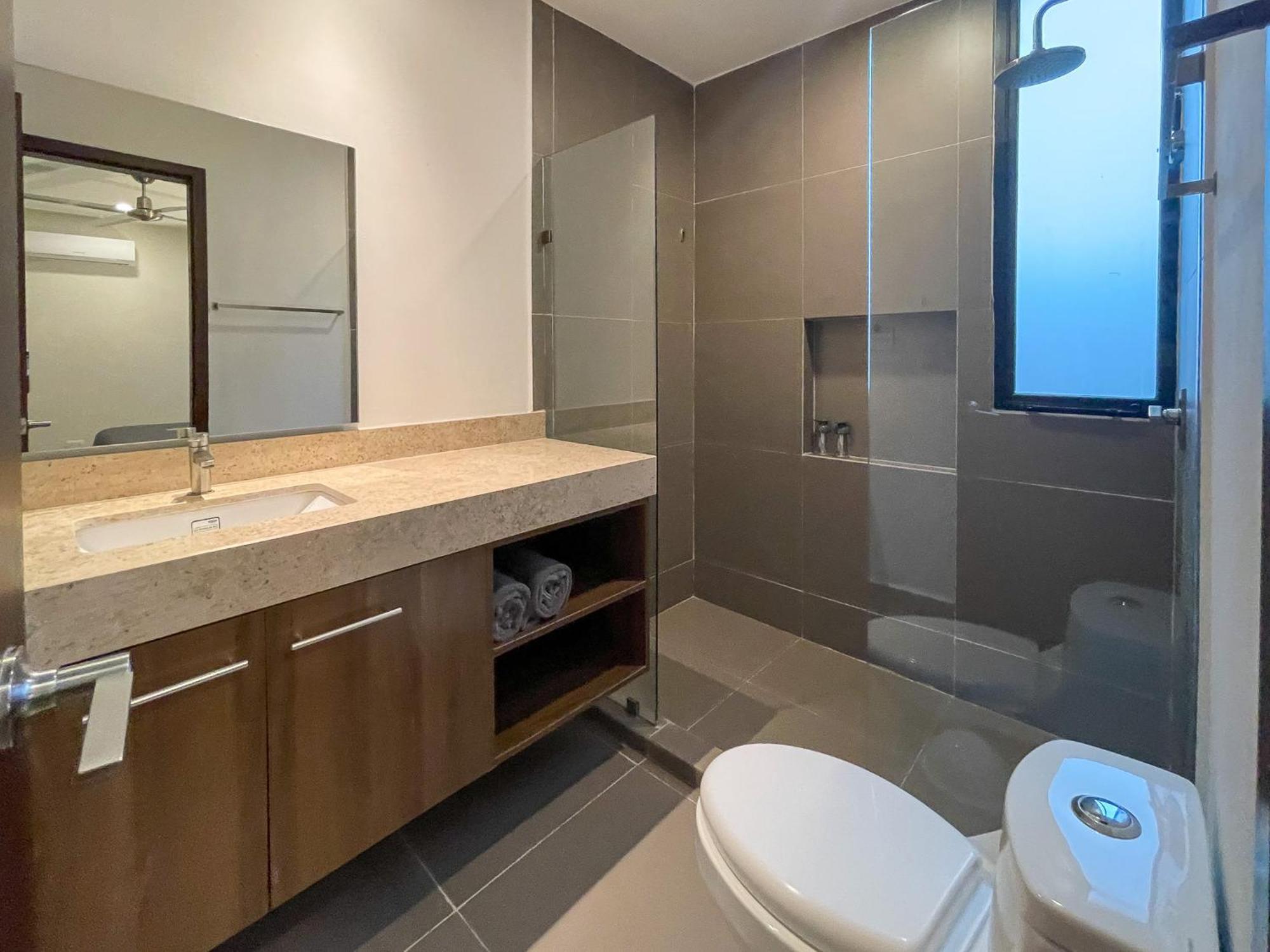 Casa Nueva Con Terraza Y Alberca En Temozon Norte